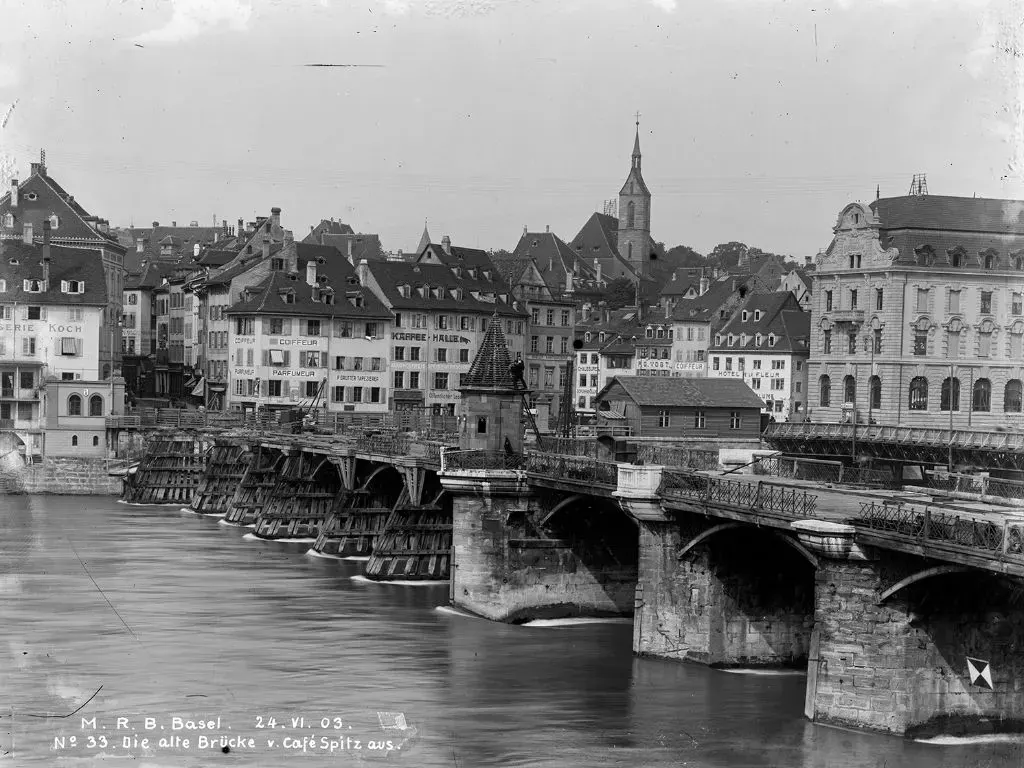 Die Mittlere Brücke im Jahr 1903