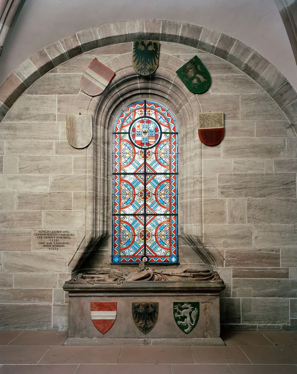Grab der Königin Anna (1225-1281) im Münster